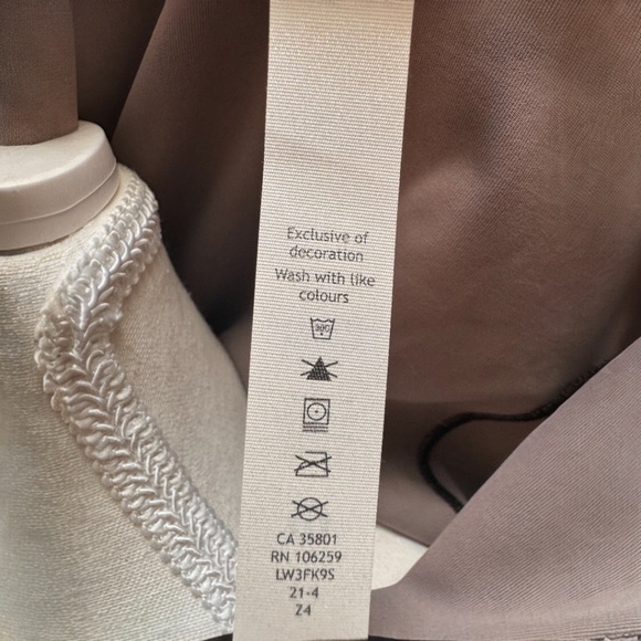 NWT Lululemon Luxtreme Running Half-Zip 10 & 12 - Picture 8 of 8